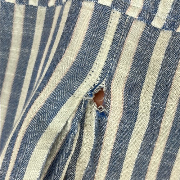 Lucky Brand Flawed Modal Blend Blue and White Half Button Up Blouse Size M - Picture 11 of 12